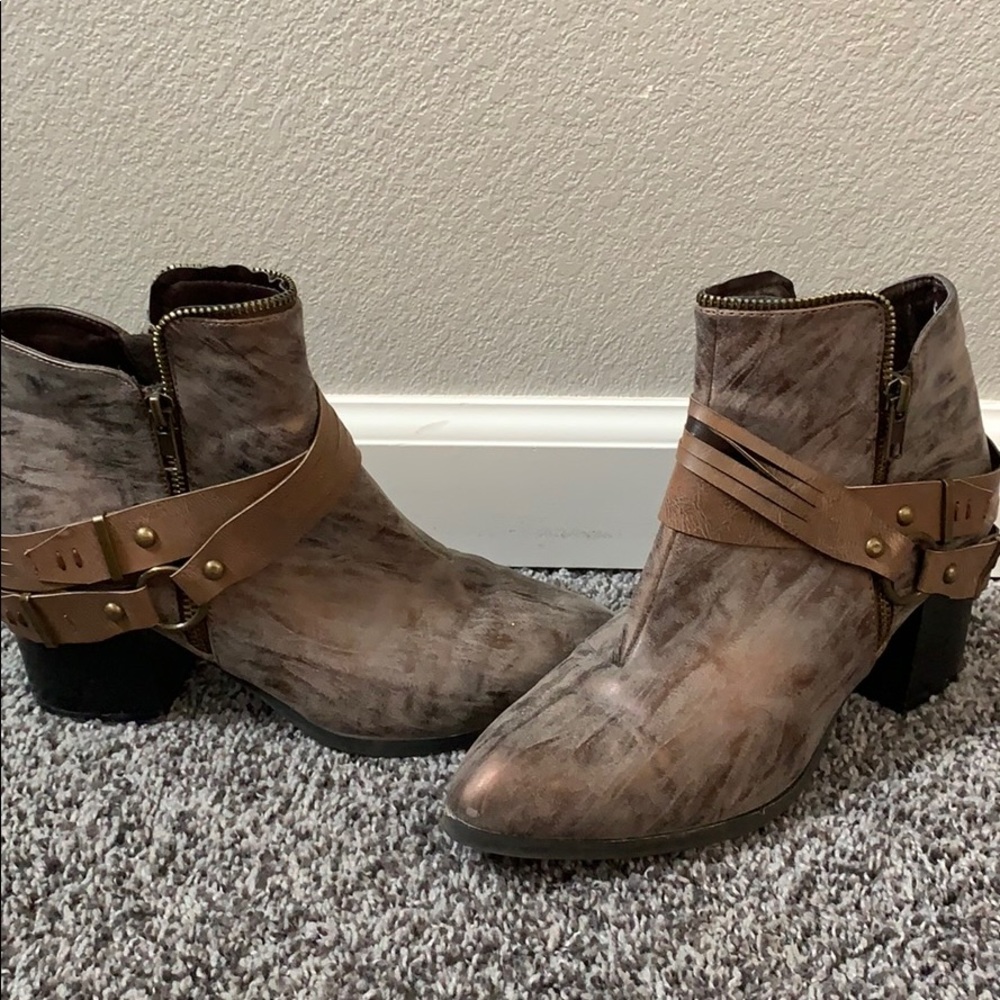 pointy booties